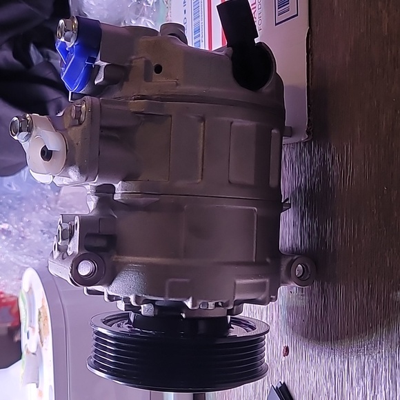 AC Auto Compressor - Picture 2 of 8